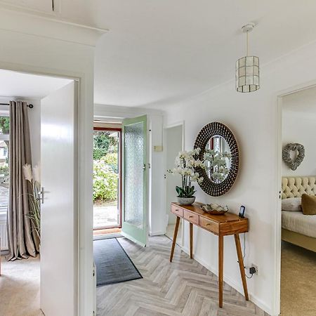 Lochiel Villa Tatsfield Екстериор снимка
