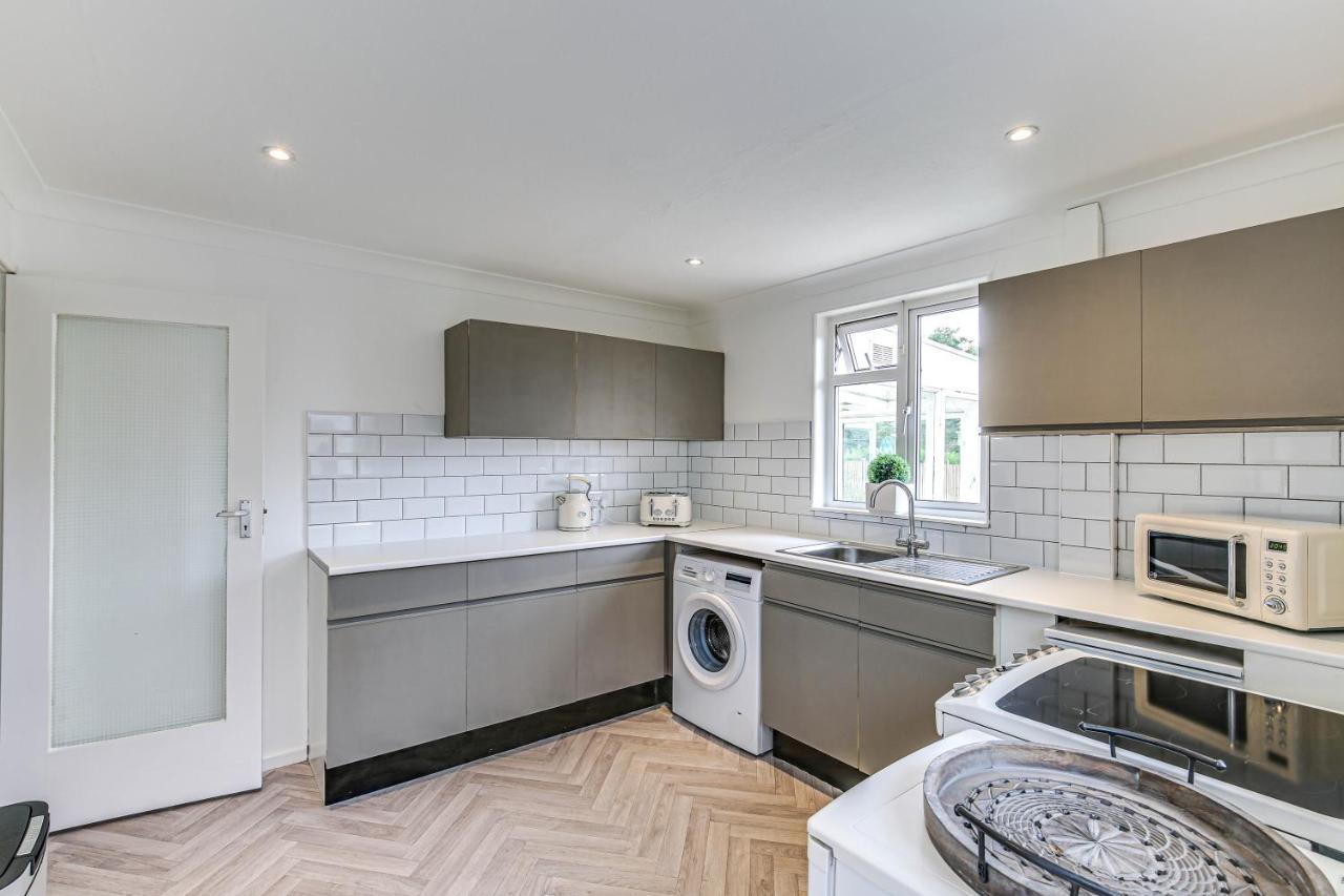Lochiel Villa Tatsfield Екстериор снимка