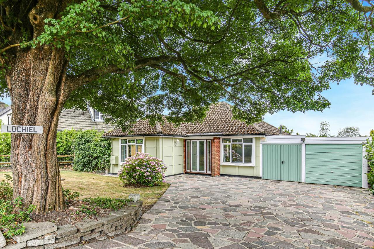 Lochiel Villa Tatsfield Екстериор снимка
