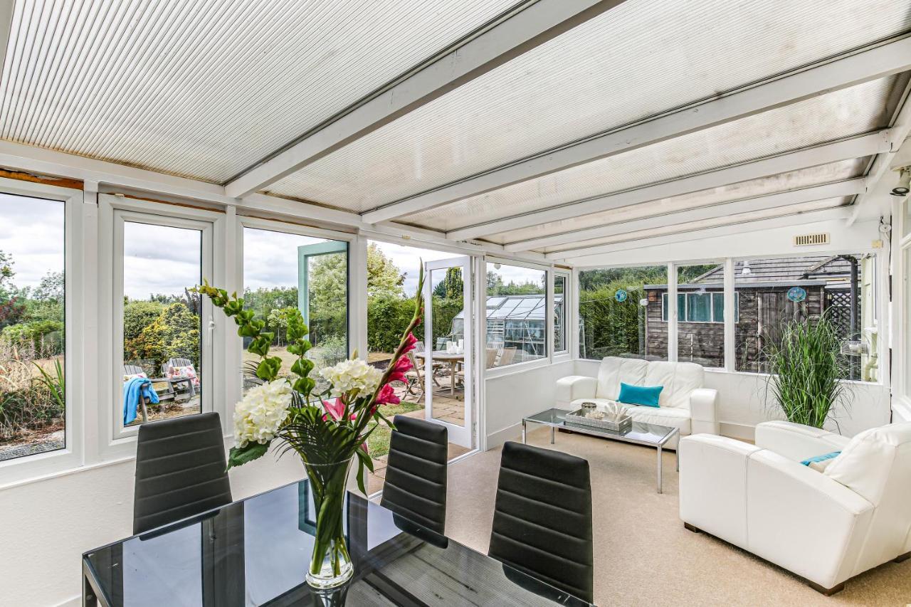 Lochiel Villa Tatsfield Екстериор снимка