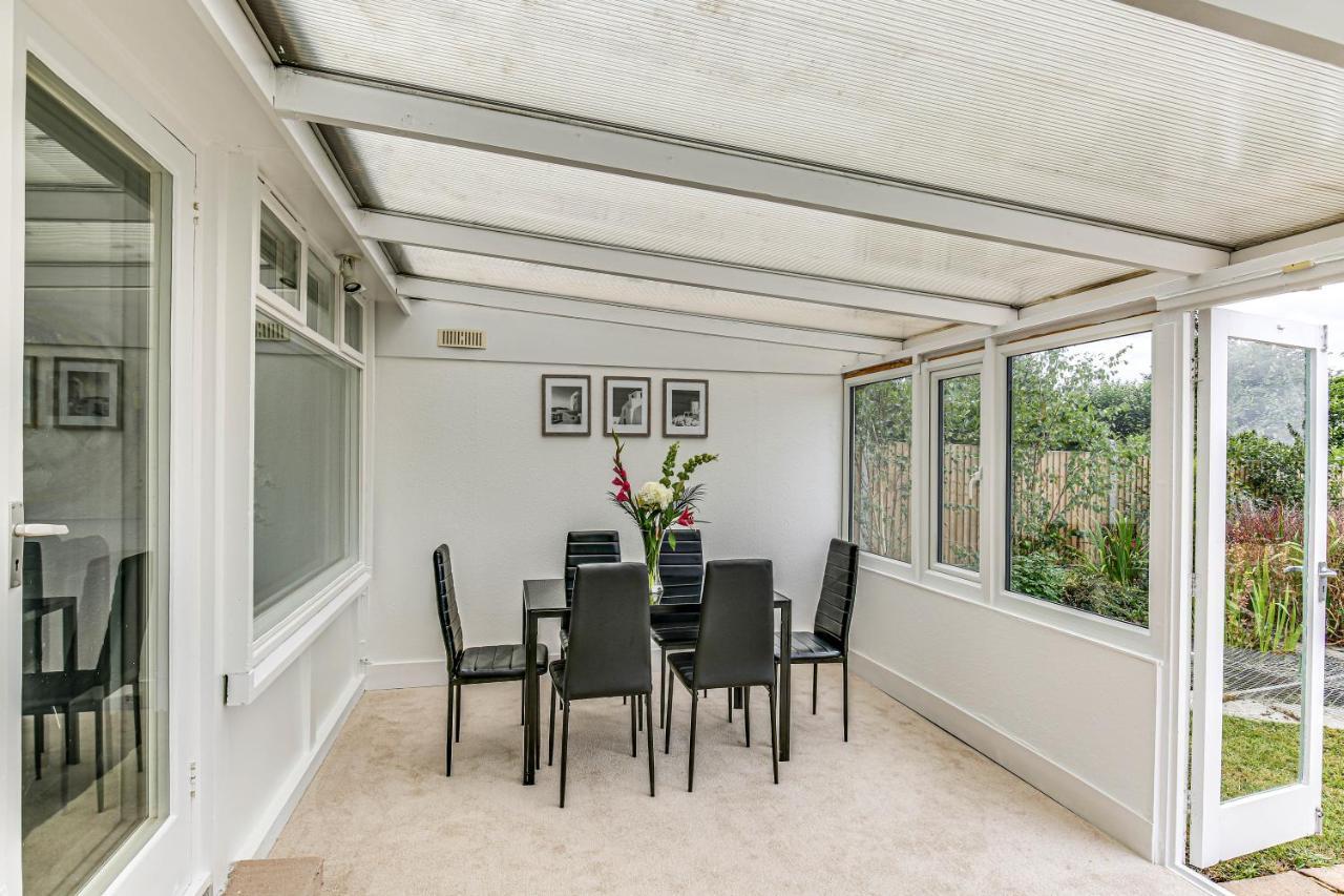 Lochiel Villa Tatsfield Екстериор снимка